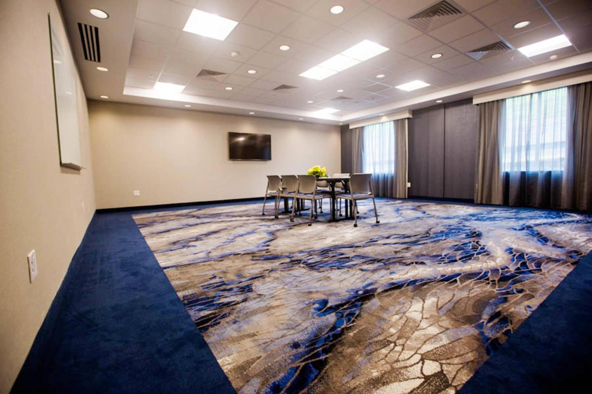 Fairfield Inn & Suites By Marriott Philadelphia Broomall/Newtown Square Екстериор снимка