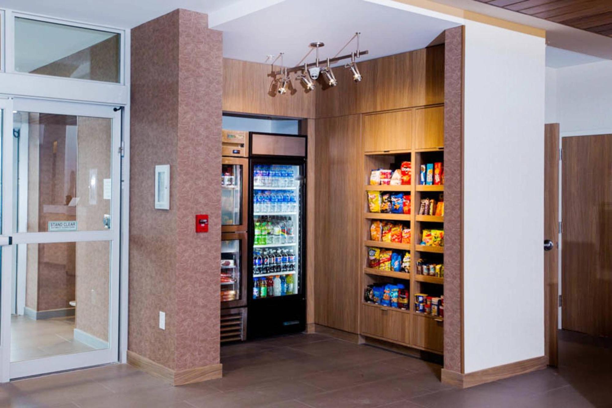 Fairfield Inn & Suites By Marriott Philadelphia Broomall/Newtown Square Екстериор снимка