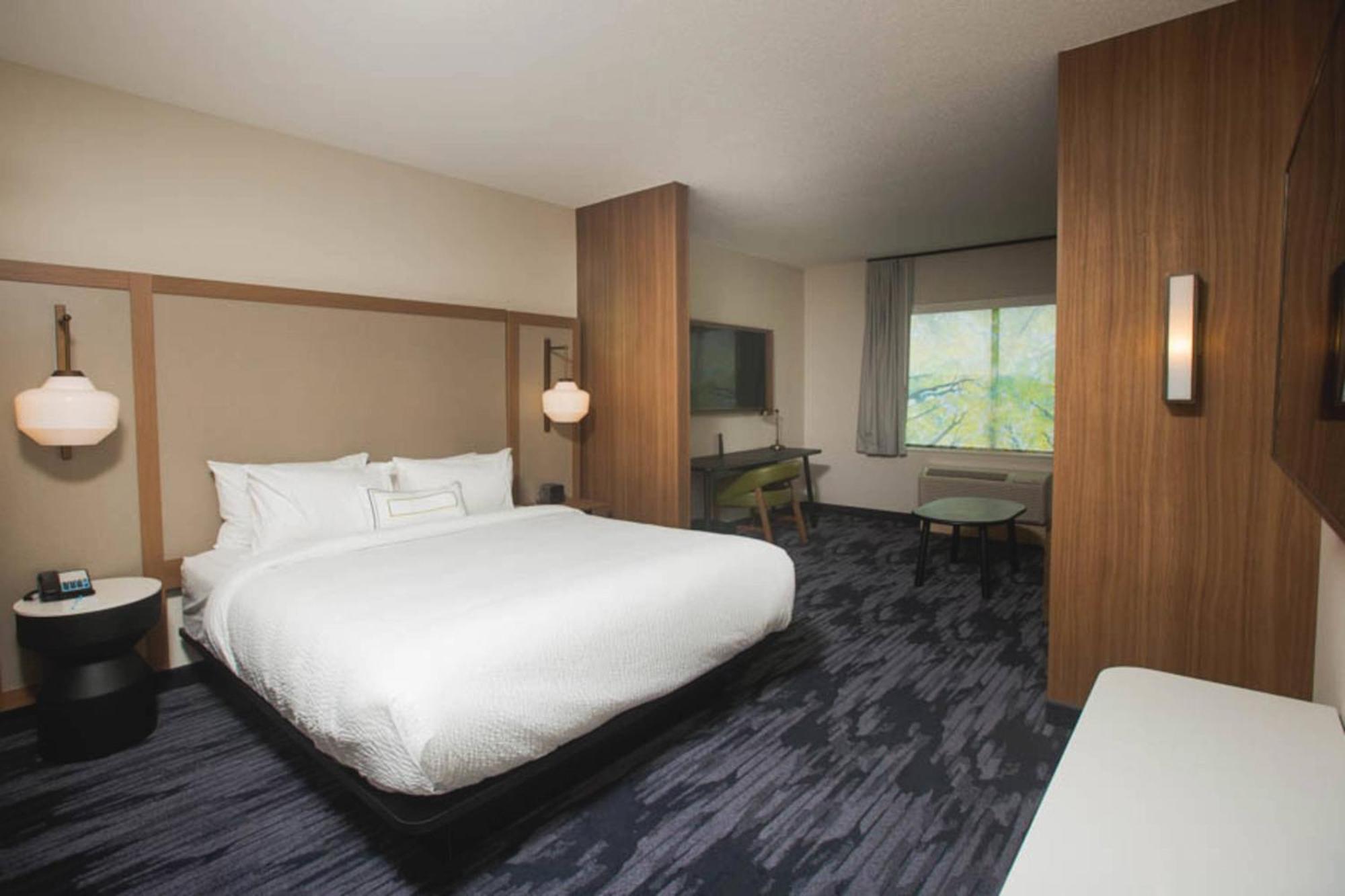 Fairfield Inn & Suites By Marriott Philadelphia Broomall/Newtown Square Екстериор снимка
