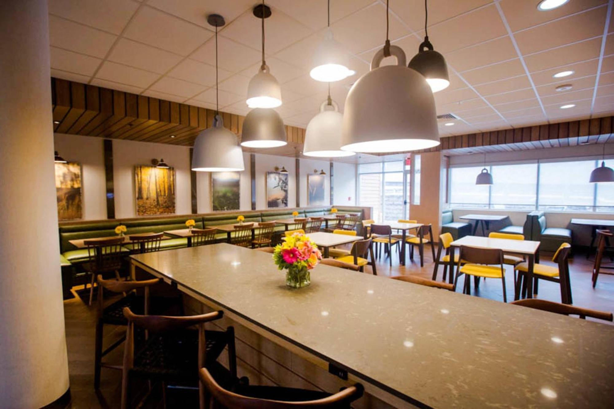Fairfield Inn & Suites By Marriott Philadelphia Broomall/Newtown Square Екстериор снимка