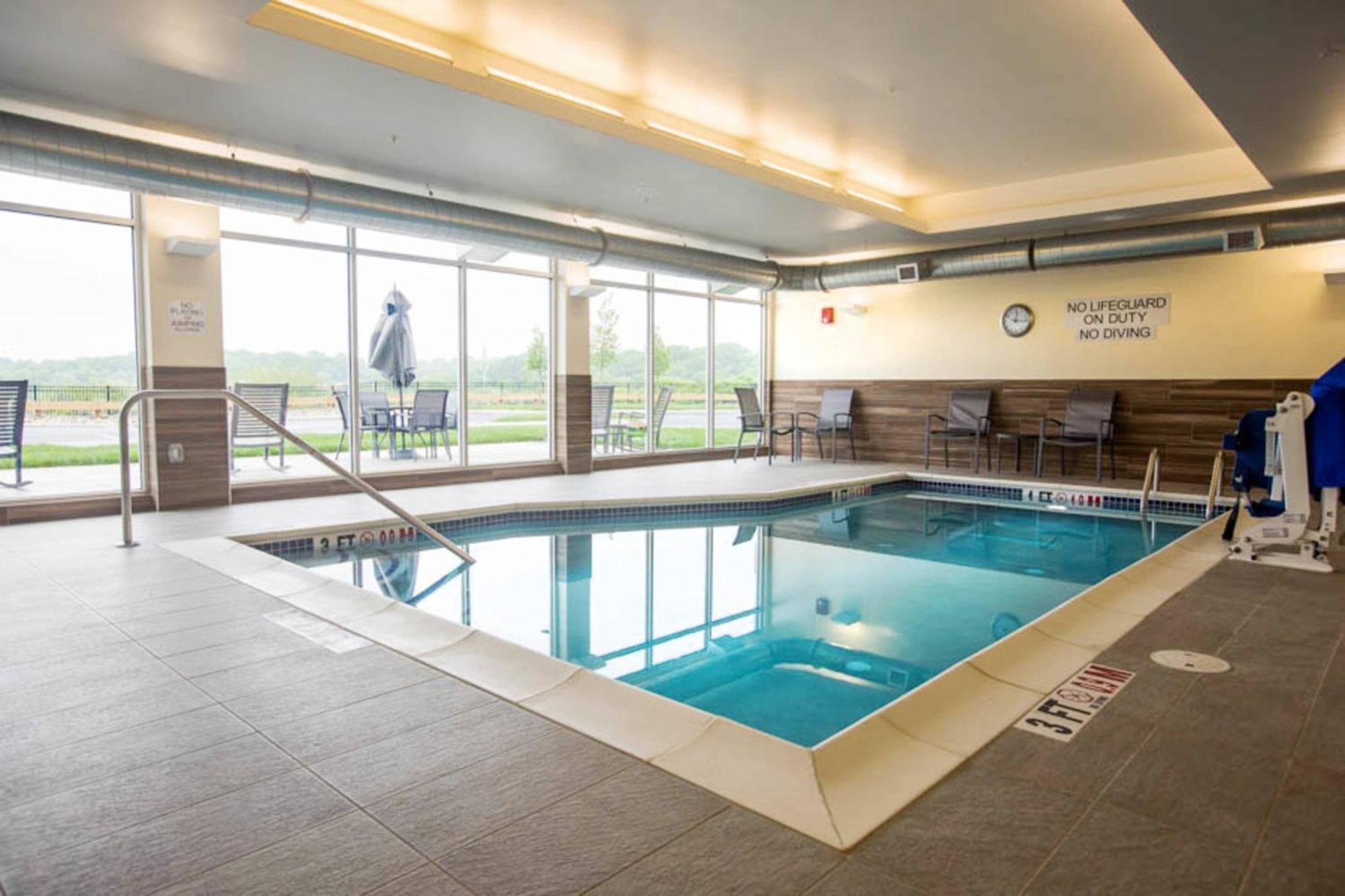 Fairfield Inn & Suites By Marriott Philadelphia Broomall/Newtown Square Екстериор снимка